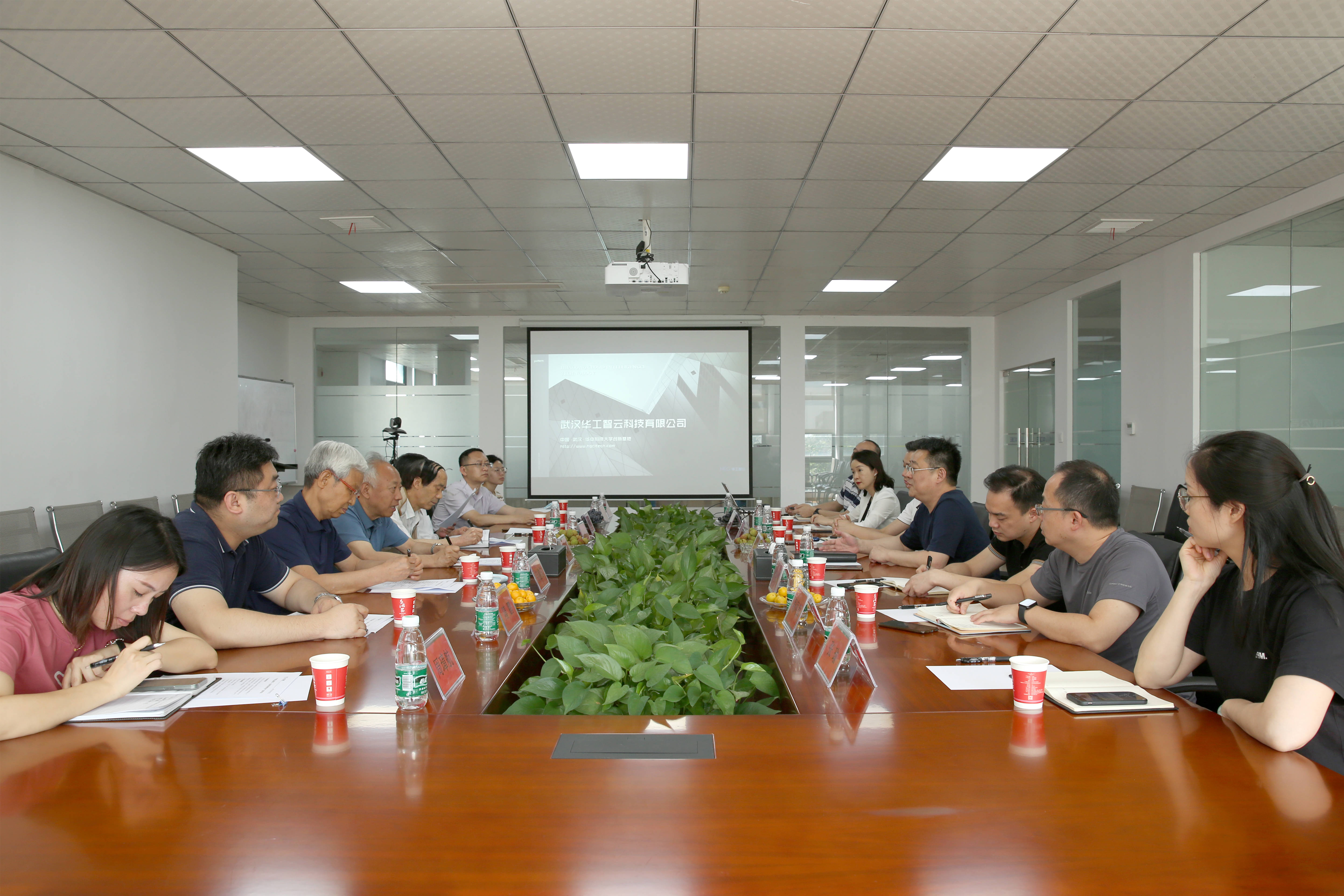 武汉市关工委领导一行莅临金年会参观考察指导工作 